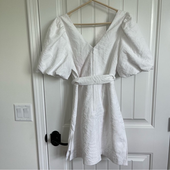 Lilly Pulitzer Kirrabelle Short Sleeve Romper White Pineapple Pucker Jacq 12 NWT - Picture 3 of 5